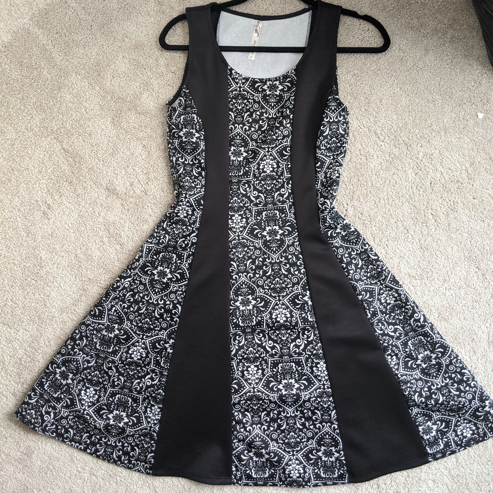 Sleeveless fit and flare dress